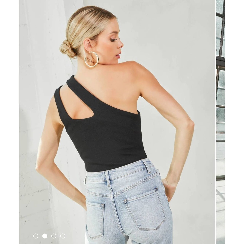 NWT Vici Caresha One Shoulder Cut Out Crop Top small